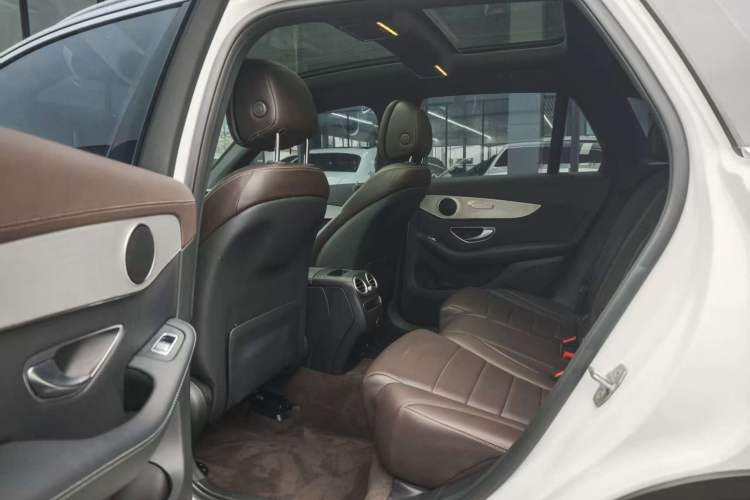 Used Mercedes-Benz GLC 2022 Facelifted GLC 260 L 4MATIC Dynamic Edition Interior 4