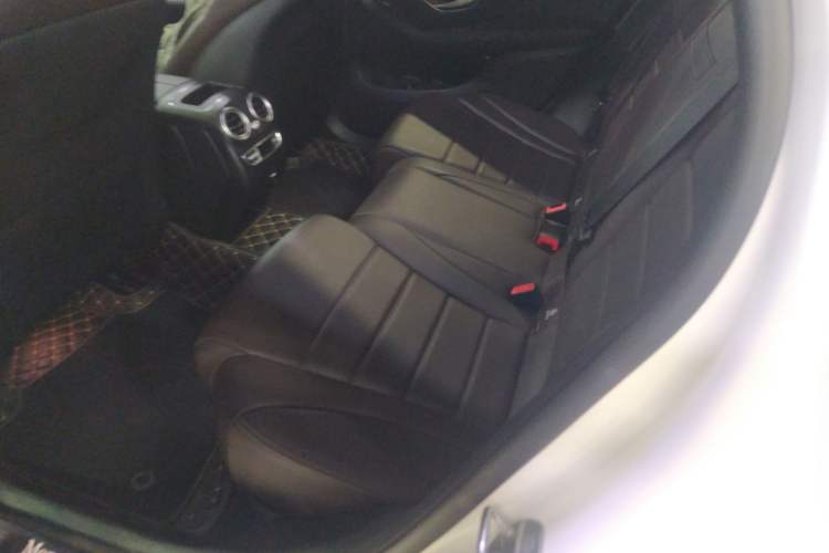 Used Mercedes-Benz GLC 2022 Second Facelift GLC 260 L 4MATIC Luxury Edition Interior 4