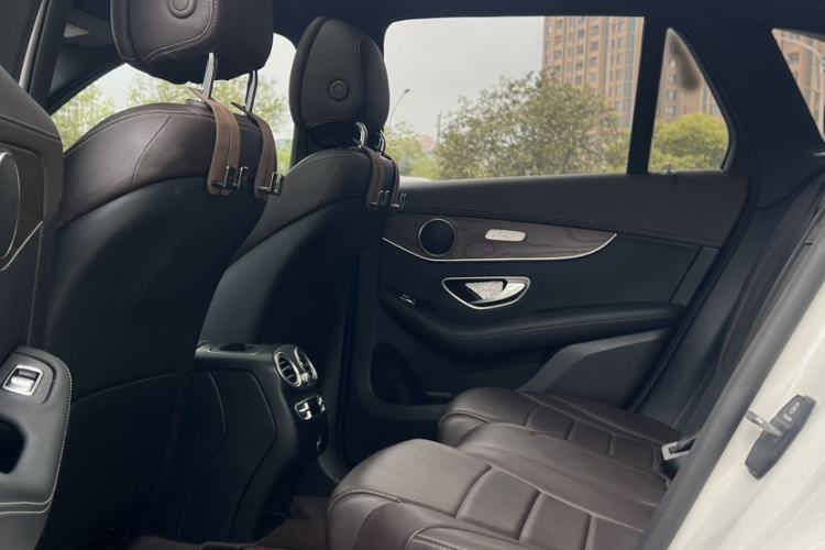 Used Mercedes-Benz GLC 2022 Second Facelift GLC 260 L 4MATIC Luxury Edition Interior 4