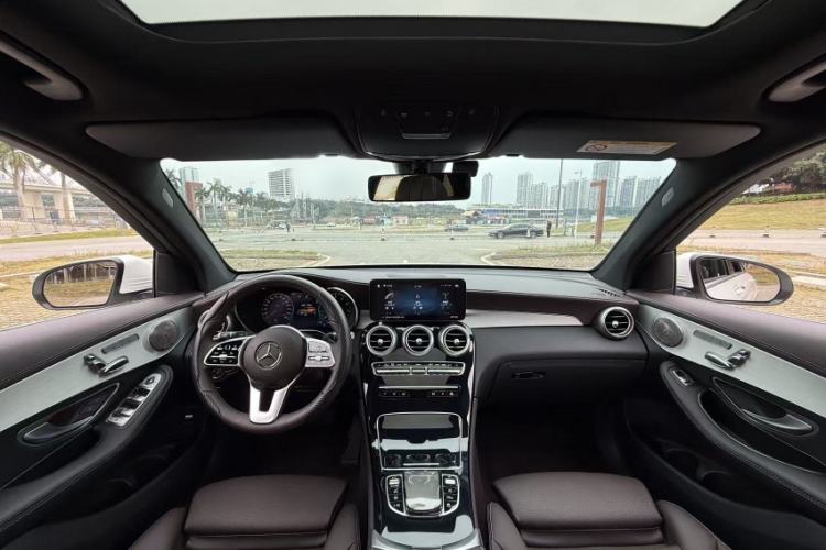Used Mercedes-Benz GLC 2022 Facelifted GLC 260 L 4MATIC Dynamic Edition Interior 5