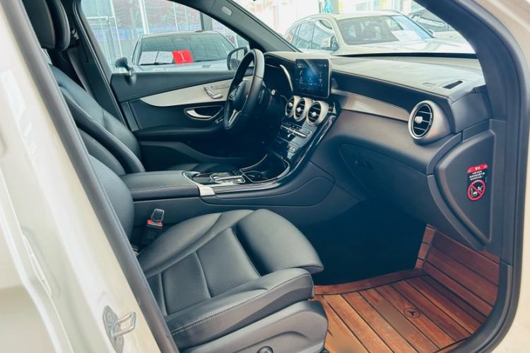 Used Mercedes-Benz GLC 2022 Facelifted GLC 260 L 4MATIC Dynamic Edition Interior 5