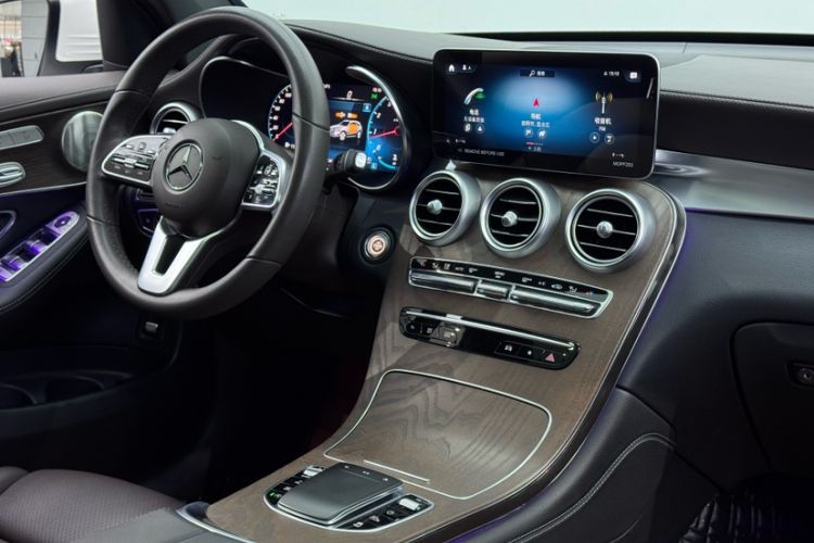 Used Mercedes-Benz GLC 2022 Refreshed GLC 300 L 4MATIC Dynamic Edition Interior 5