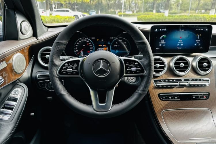 Used Mercedes-Benz GLC 2022 Refreshed GLC 300 L 4MATIC Dynamic Edition Prestige Version Interior 6