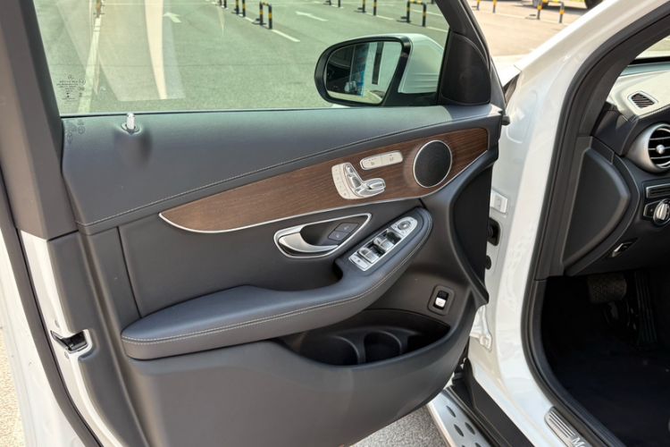 Used Mercedes-Benz GLC 2022 Facelift GLC 260 L 4MATIC Luxury Edition Interior 7