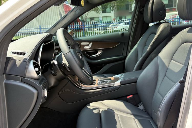 Used Mercedes-Benz GLC 2022 Facelift GLC 260 L 4MATIC Luxury Edition Interior 8
