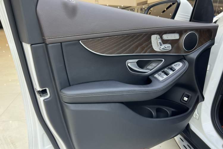 Used Mercedes-Benz GLC 2022 Refreshed GLC 300 L 4MATIC Dynamic Edition Prestige Version Interior 9