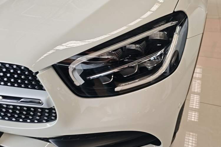 Used Mercedes-Benz GLC 2022 Facelifted GLC 260 L 4MATIC Dynamic Edition Left Front Headlight