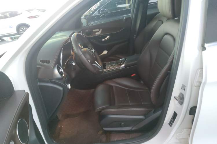 Used Mercedes-Benz GLC 2022 Refreshed GLC 300 L 4MATIC Dynamic Edition Prestige Version Left Front Seat