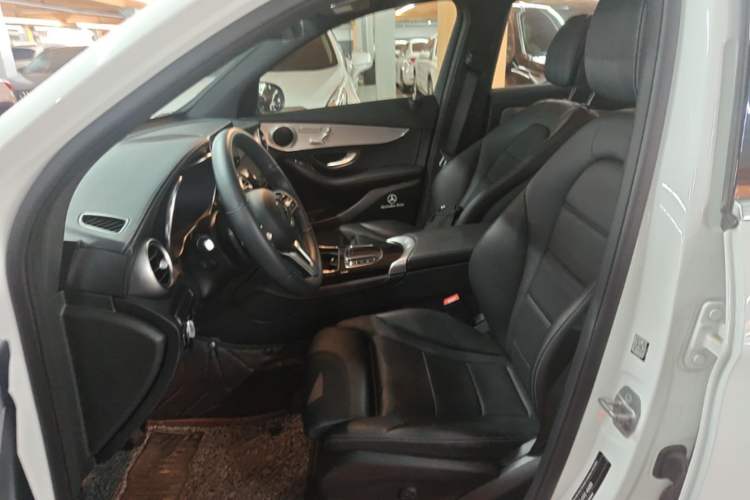 Used Mercedes-Benz GLC 2022 Second Facelift GLC 260 L 4MATIC Dynamic Edition Left Front Seat