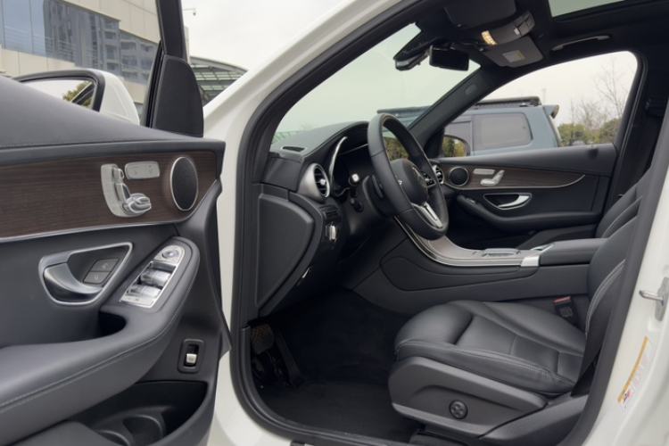 Used Mercedes-Benz GLC 2022 Refreshed GLC 300 L 4MATIC Dynamic Edition Prestige Version Left Front Seat