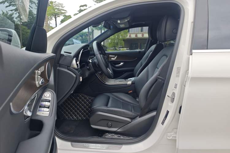 Used Mercedes-Benz GLC 2022 Refreshed GLC 300 L 4MATIC Dynamic Edition Prestige Version Left Front Seat