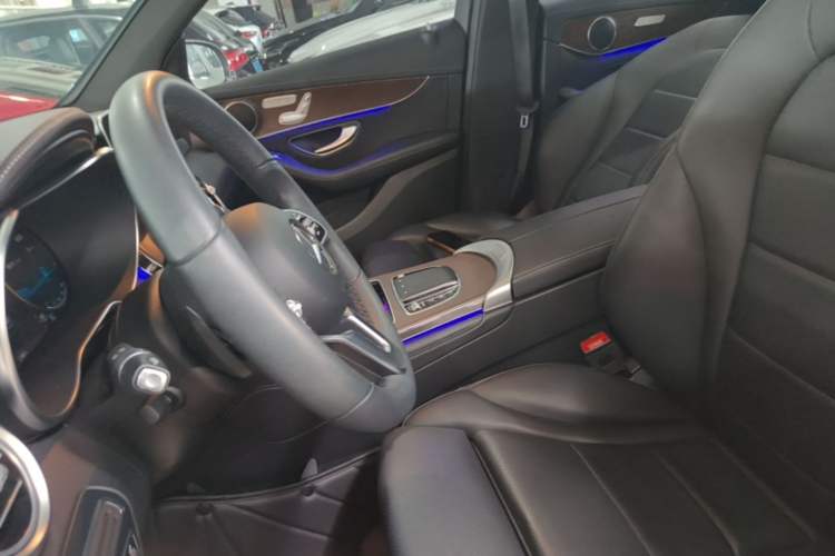 Used Mercedes-Benz GLC 2022 Facelift GLC 300 L 4MATIC Luxury Edition Left Front Seat