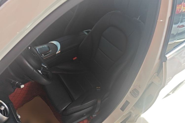 Used Mercedes-Benz GLC 2022 Facelift GLC 260 L 4MATIC Luxury Edition Left Front Seat