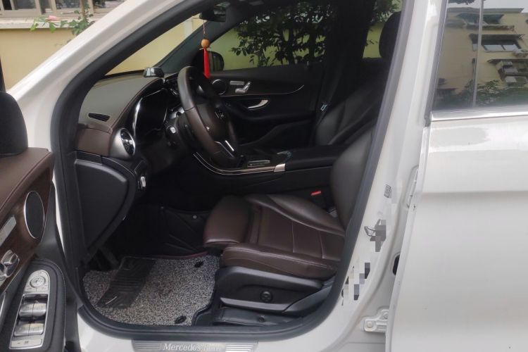 Used Mercedes-Benz GLC 2022 Second Facelift GLC 260 L 4MATIC Luxury Edition Left Front Seat