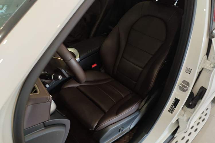 Used Mercedes-Benz GLC 2022 Refreshed GLC 300 L 4MATIC Dynamic Edition Left Front Seat
