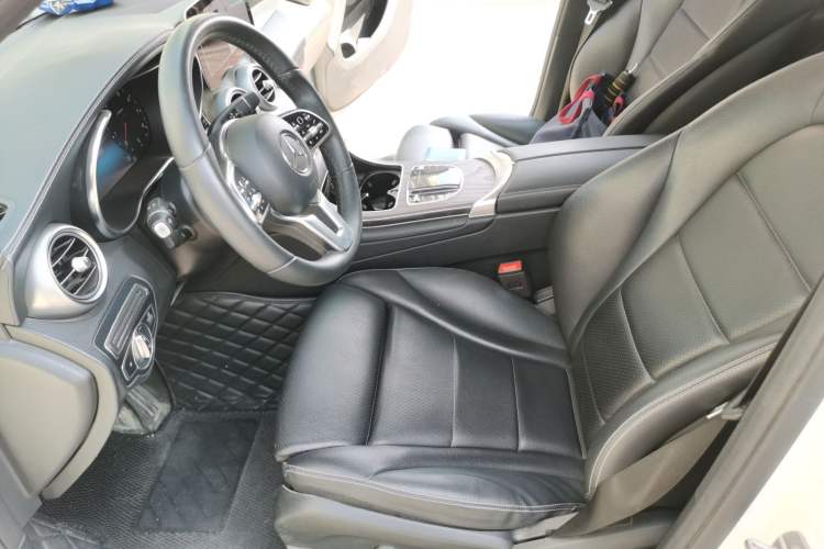 Used Mercedes-Benz GLC 2022 Second Facelift GLC 260 L 4MATIC Luxury Edition Left Front Seat