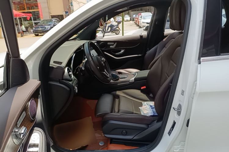 Used Mercedes-Benz GLC 2022 Second Facelift GLC 260 L 4MATIC Luxury Edition Left Front Seat