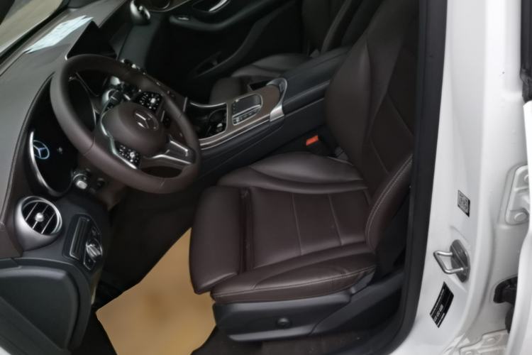 Used Mercedes-Benz GLC 2022 Refreshed GLC 300 L 4MATIC Dynamic Edition Prestige Version Left Front Seat