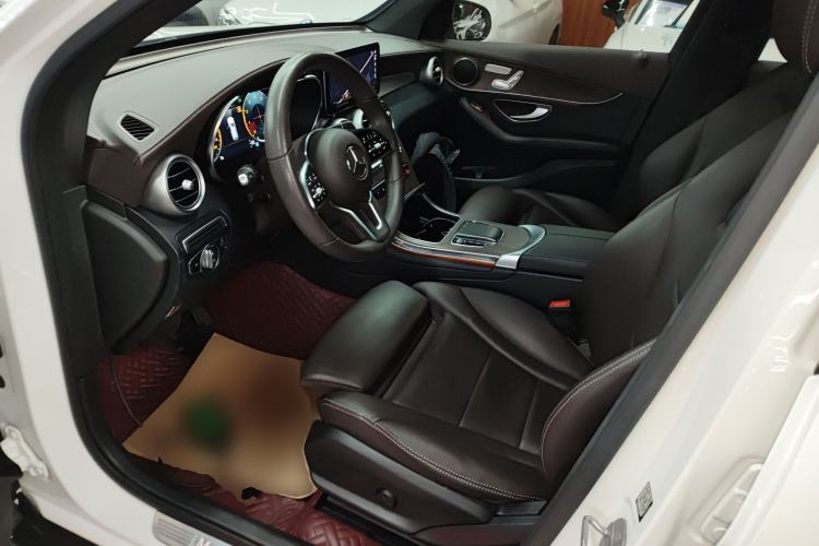 Used Mercedes-Benz GLC 2022 Second Facelift GLC 260 L 4MATIC Luxury Edition Left Front Seat
