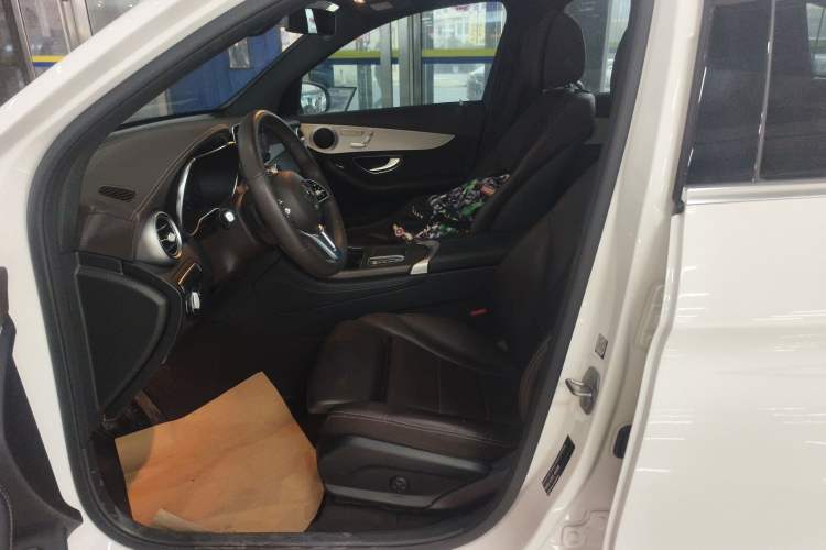 Used Mercedes-Benz GLC 2022 Facelifted GLC 260 L 4MATIC Dynamic Edition Left Front Seat