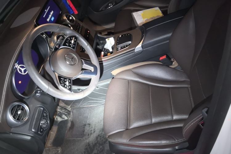 Used Mercedes-Benz GLC 2022 Second Facelift GLC 260 L 4MATIC Luxury Edition Left Front Seat