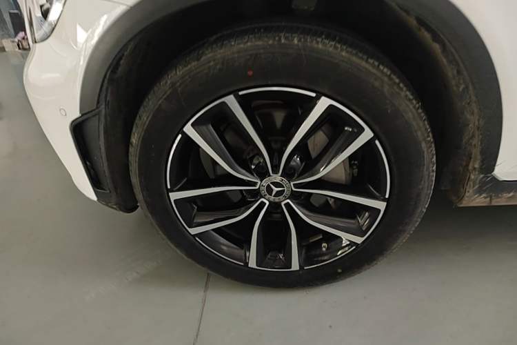 Used Mercedes-Benz GLC 2022 GLC 260 L 4MATIC Luxury Model Left Front Wheel Hub
