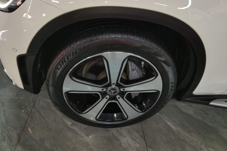 Used Mercedes-Benz GLC 2022 Refreshed GLC 300 L 4MATIC Dynamic Edition Prestige Version Left Front Wheel Hub