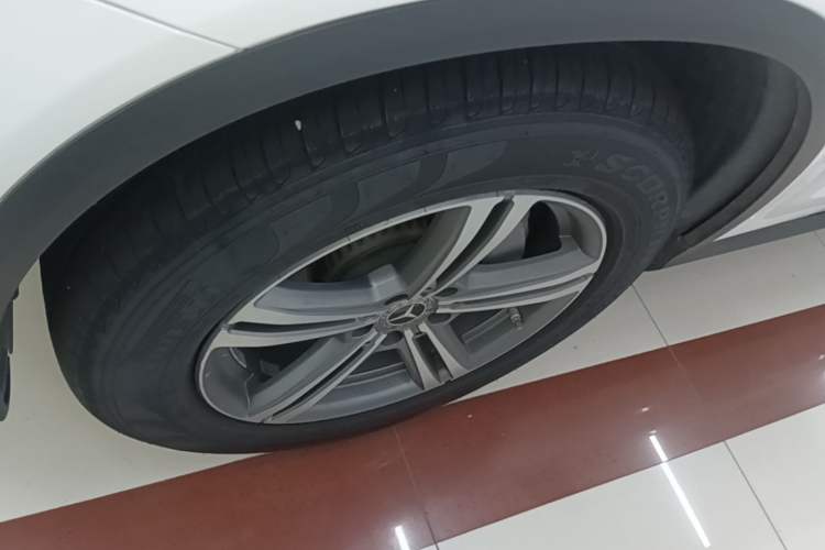 Used Mercedes-Benz GLC 2022 GLC 260 L 4MATIC Dynamic Edition Left Front Wheel Hub