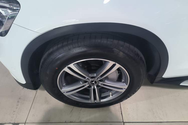 Used Mercedes-Benz GLC 2022 GLC 260 L 4MATIC Dynamic Edition Left Front Wheel Hub