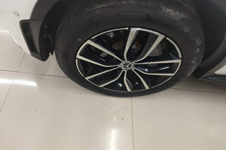 Used Mercedes-Benz GLC 2022 Second Facelift GLC 260 L 4MATIC Luxury Edition Left Front Wheel Hub
