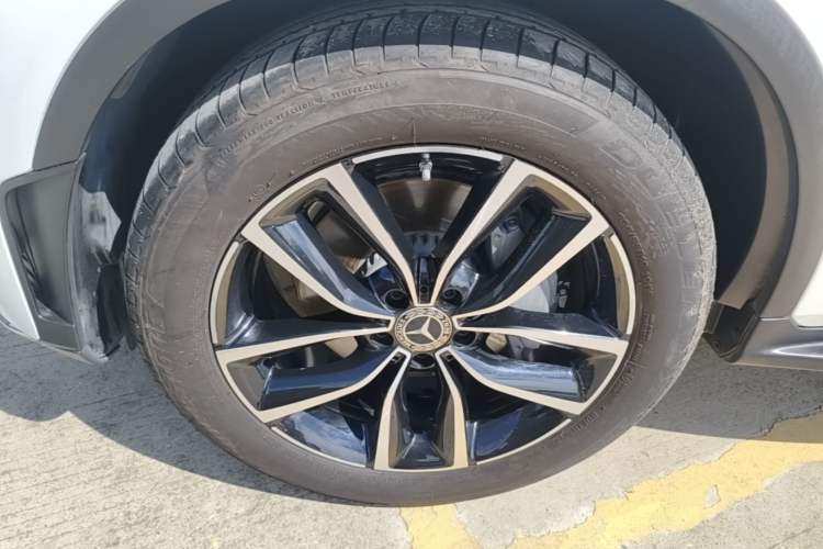 Used Mercedes-Benz GLC 2022 Facelift GLC 260 L 4MATIC Luxury Edition Left Front Wheel Hub
