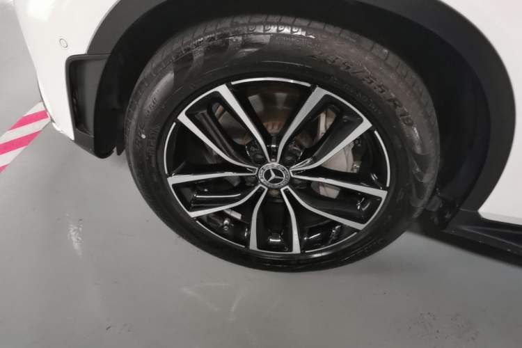 Used Mercedes-Benz GLC 2022 Refreshed GLC 300 L 4MATIC Dynamic Edition Left Front Wheel Hub