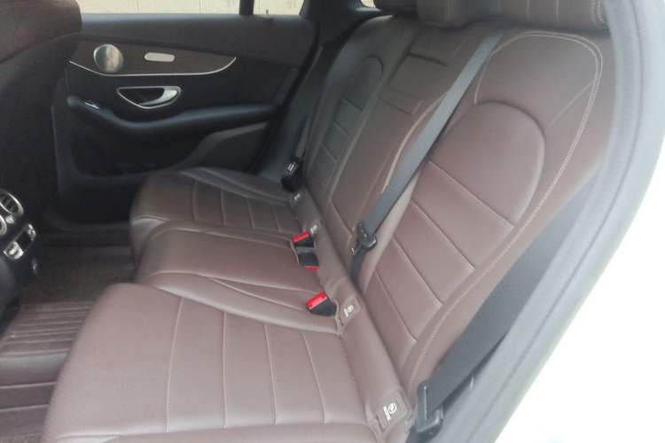 Used Mercedes-Benz GLC 2022 Second Facelift GLC 260 L 4MATIC Luxury Edition Left Rear Seat