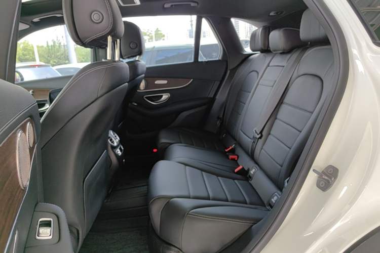 Used Mercedes-Benz GLC 2022 GLC 300 L 4MATIC Dynamic Model Left Rear Seat