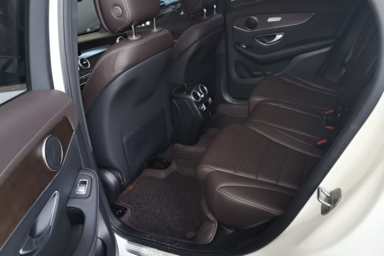 Used Mercedes-Benz GLC 2022 Facelift GLC 260 L 4MATIC Luxury Edition Left Rear Seat
