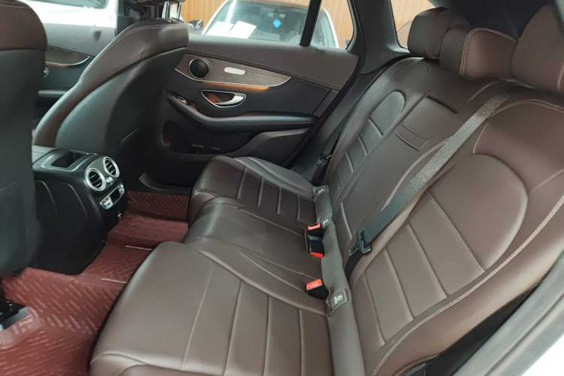 Used Mercedes-Benz GLC 2022 Second Facelift GLC 260 L 4MATIC Luxury Edition Left Rear Seat