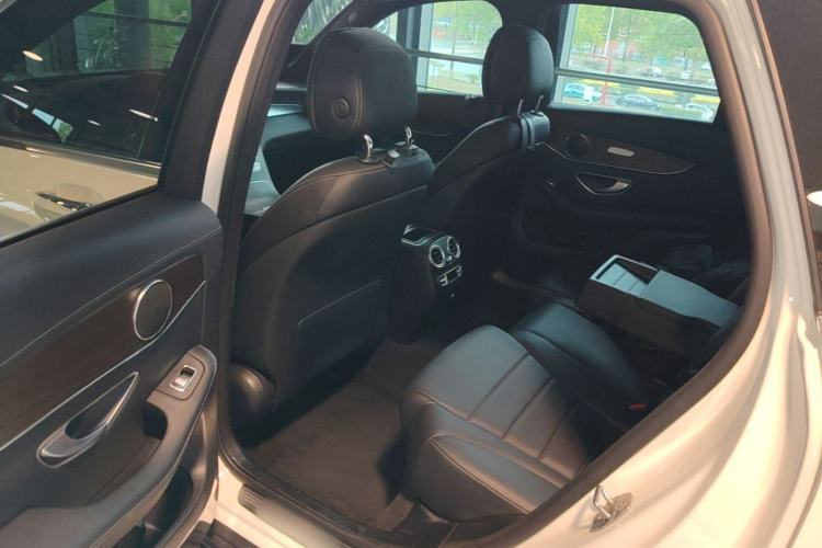 Used Mercedes-Benz GLC 2022 Second Facelift GLC 260 L 4MATIC Luxury Edition Left Rear Seat
