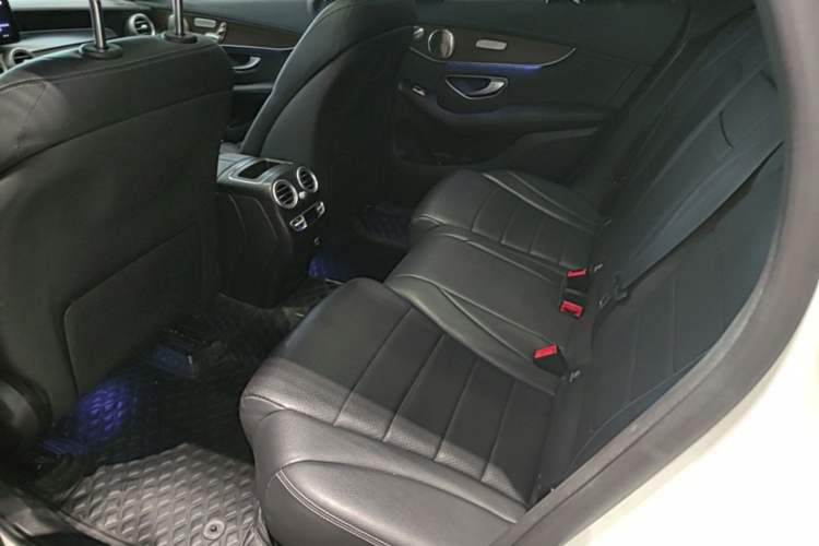 Used Mercedes-Benz GLC 2022 GLC 300 L 4MATIC Dynamic Model Left Rear Seat