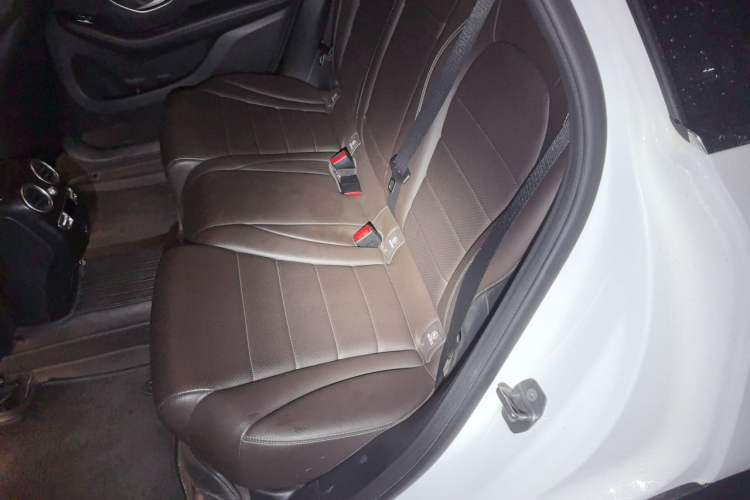 Used Mercedes-Benz GLC 2022 Second Facelift GLC 260 L 4MATIC Luxury Edition Left Rear Seat