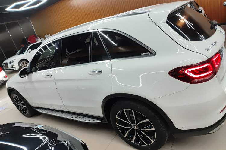 Used Mercedes-Benz GLC 2022 Second Facelift GLC 260 L 4MATIC Luxury Edition Left Side