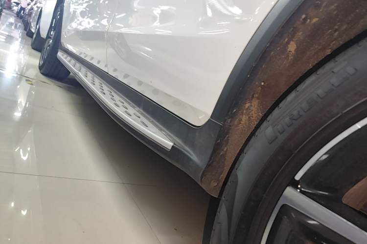 Used Mercedes-Benz GLC 2022 GLC 260 L 4MATIC Luxury Model Left Side Sill