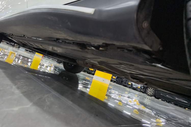 Used Mercedes-Benz GLC 2022 Second Facelift GLC 260 L 4MATIC Luxury Edition Left Side Sill