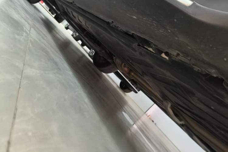 Used Mercedes-Benz GLC 2022 GLC 260 L 4MATIC Luxury Model Left Side Sill