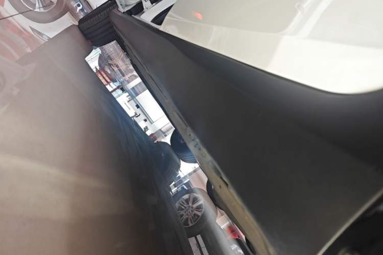 Used Mercedes-Benz GLC 2022 Facelift GLC 260 L 4MATIC Luxury Edition Left Side Sill