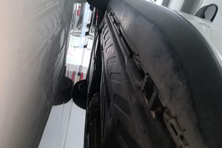 Used Mercedes-Benz GLC 2022 GLC 300 L 4MATIC Dynamic Edition Prestige Model Left Side Sill