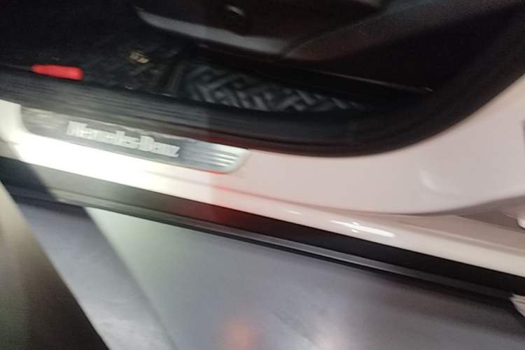 Used Mercedes-Benz GLC 2022 Second Facelift GLC 260 L 4MATIC Dynamic Edition Left Side Sill