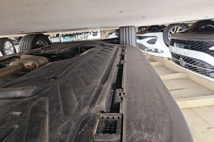 Used Mercedes-Benz GLC 2022 GLC 300 L 4MATIC Dynamic Edition Prestige Model Left Side Sill