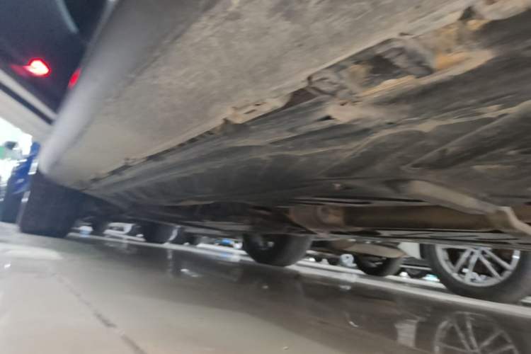 Used Mercedes-Benz GLC 2022 Facelift GLC 300 L 4MATIC Luxury Edition Left Side Sill