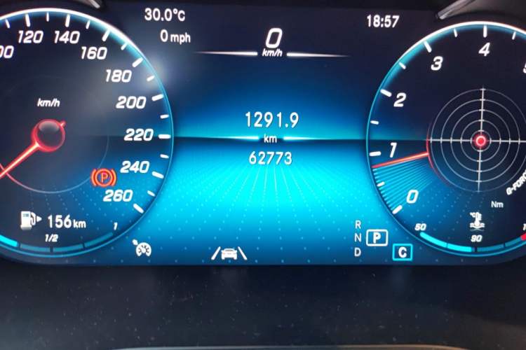 Used Mercedes-Benz GLC 2022 Facelift GLC 300 L 4MATIC Luxury Edition Odometer Close Up