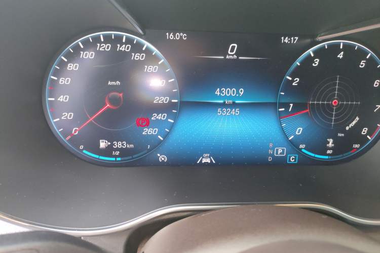 Used Mercedes-Benz GLC 2022 Refreshed GLC 300 L 4MATIC Dynamic Edition Odometer Close Up